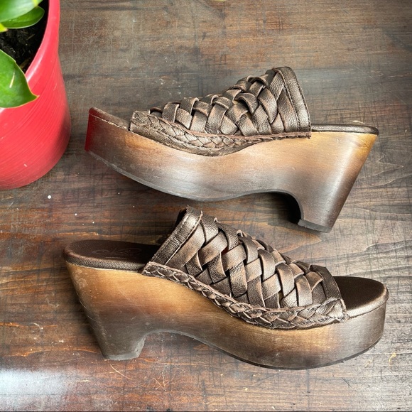 Naughty Monkey Fringe Benefit Wooden Platform Clog - Picture 7 of 12